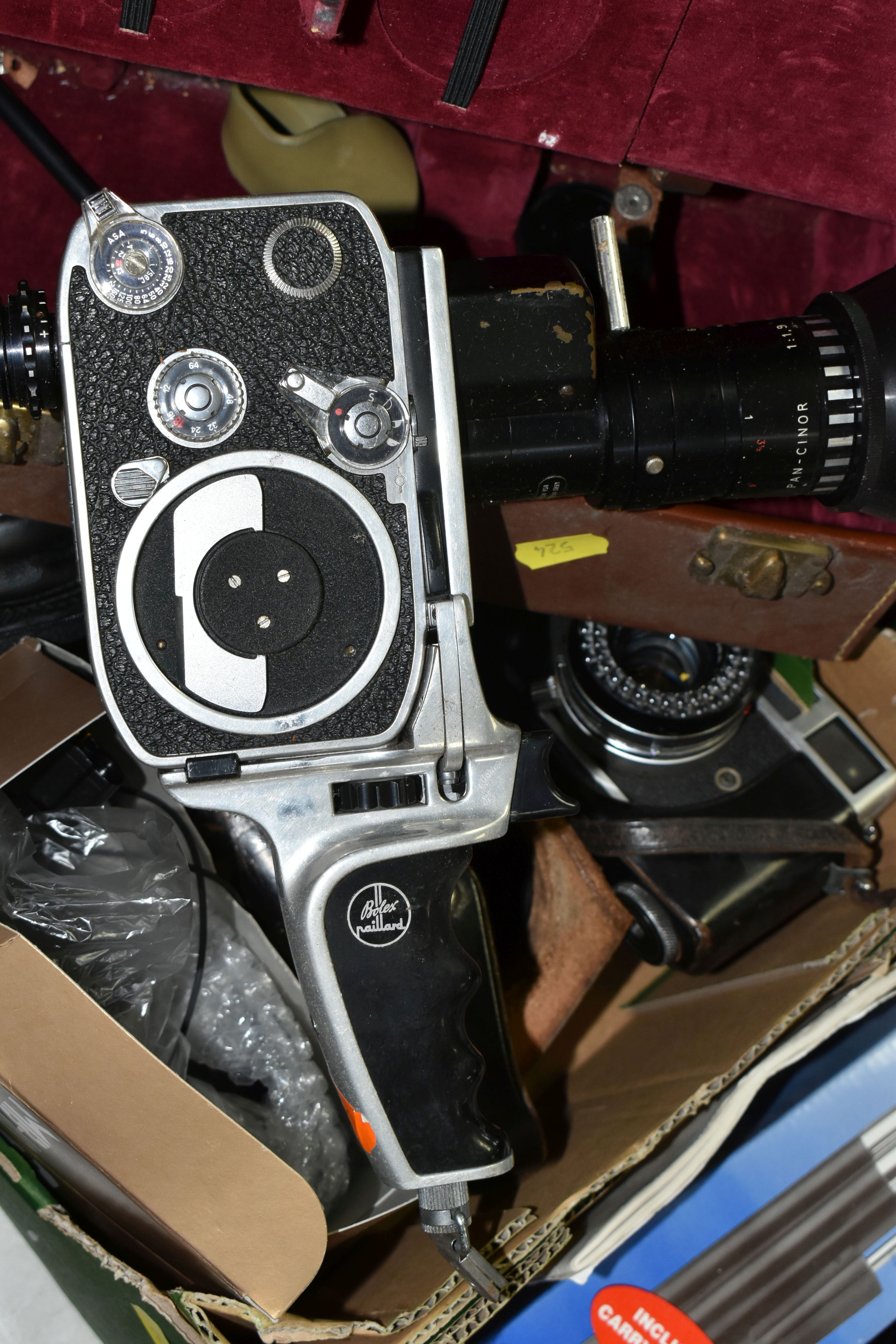 THREE BOXES AND LOOSE VINTAGE PHOTOGRAPHIC EQUIPMENT ETC, to include a Canon Canonet - dented top - Image 7 of 8