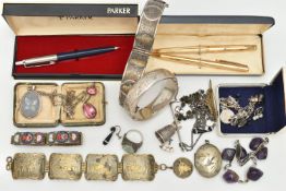 A BOX OF ASSORTED ITEMS, to include a boxed 'Sheaffer' gold plated ball point pen and pencil set,
