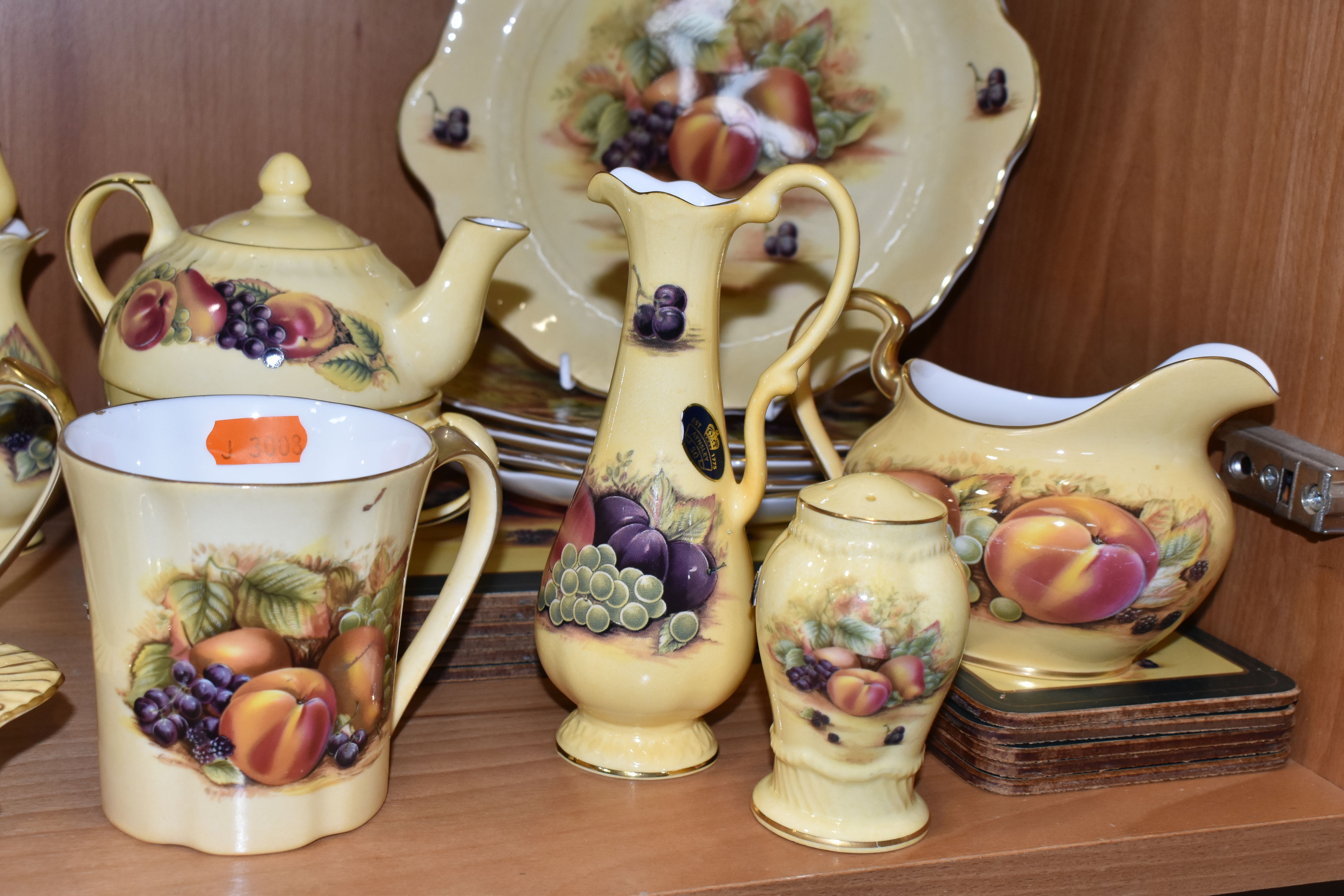 THIRTY EIGHT PIECES OF AYNSLEY ORCHARD GOLD TEA AND DINNER WARES, to include a tea for one teapot, - Image 7 of 11