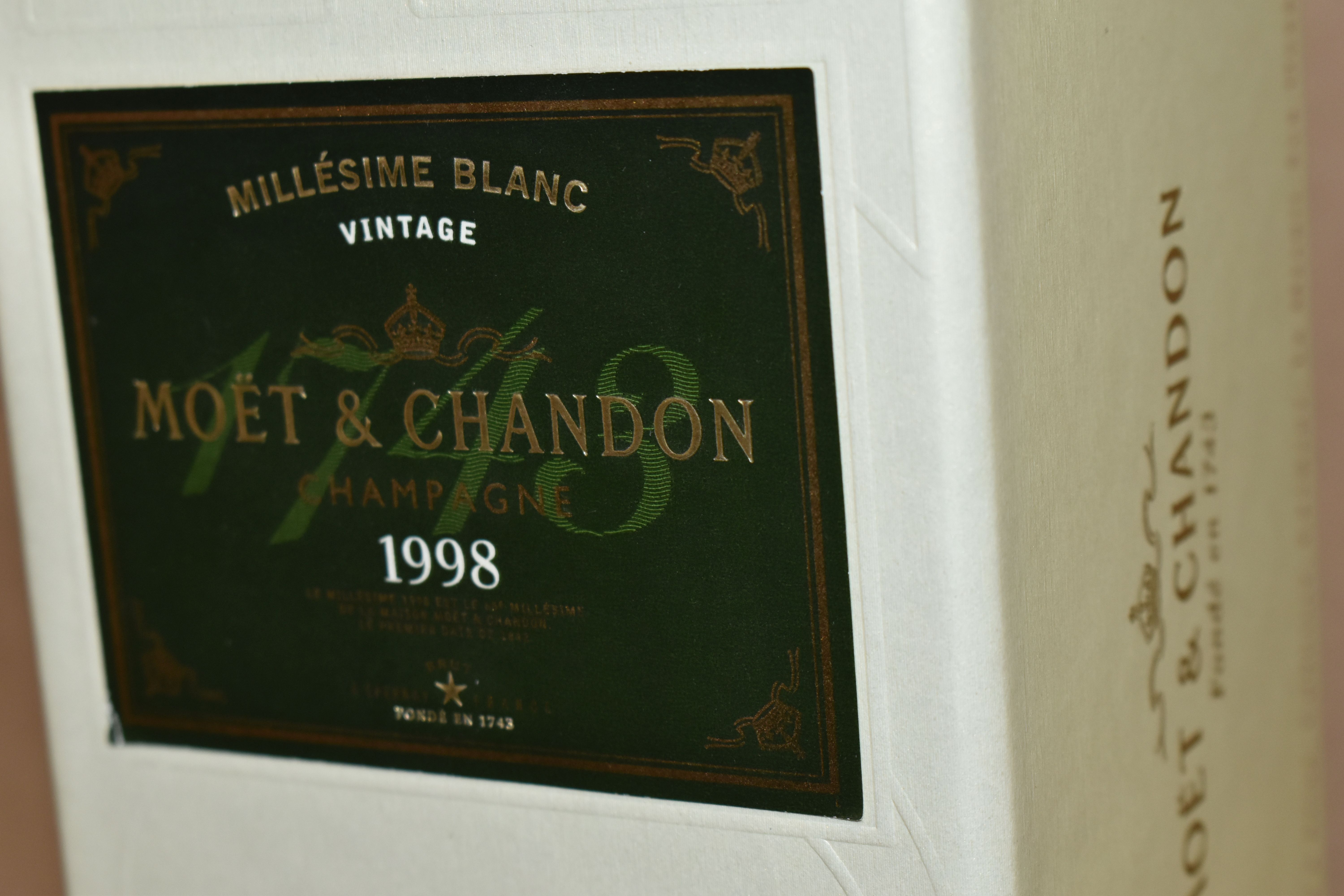 CHAMPAGNE, One Bottle of Moet & Chandon Millesime Blanc Vintage 1998, 12.5% vol. 750ml, sealed in - Image 2 of 5