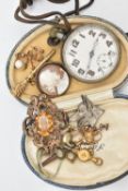 A SELECTION OF ANTIQUE JEWELLERY, to include a late Victorian citrine brooch, a watch key with