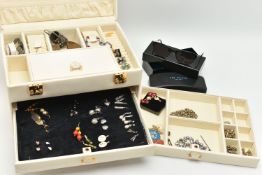 A MULTI STORAGE JEWELLERY BOX WITH JEWELLERY AND OTHER ITEMS, cream jewellery box with draws,