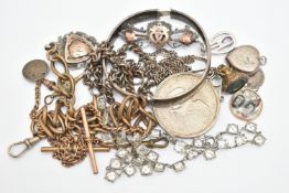 A SELECTION OF MAINLY ANTIQUE JEWELLERY, to include a silver hinged bangle, a late Victorian