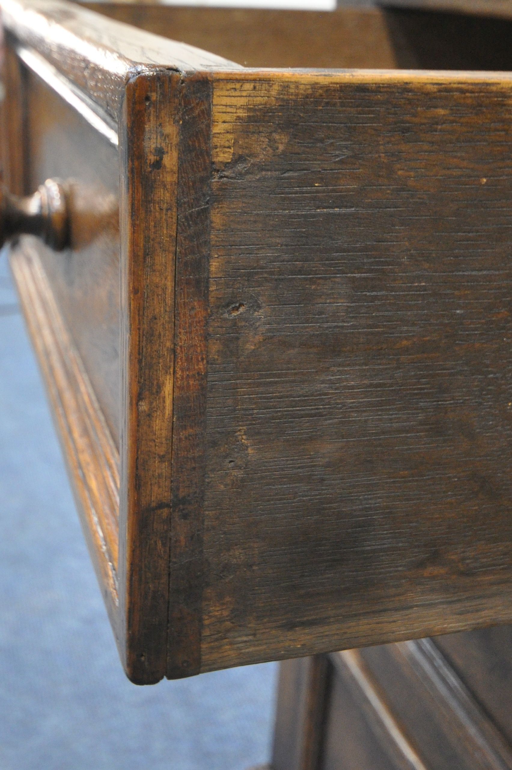 IN THE MANNER OF TITCHMARSH AND GOODWIN, A SOLID OAK CHEST OF TWO SHORT OVER TWO LONG DRAWERS, width - Image 3 of 4