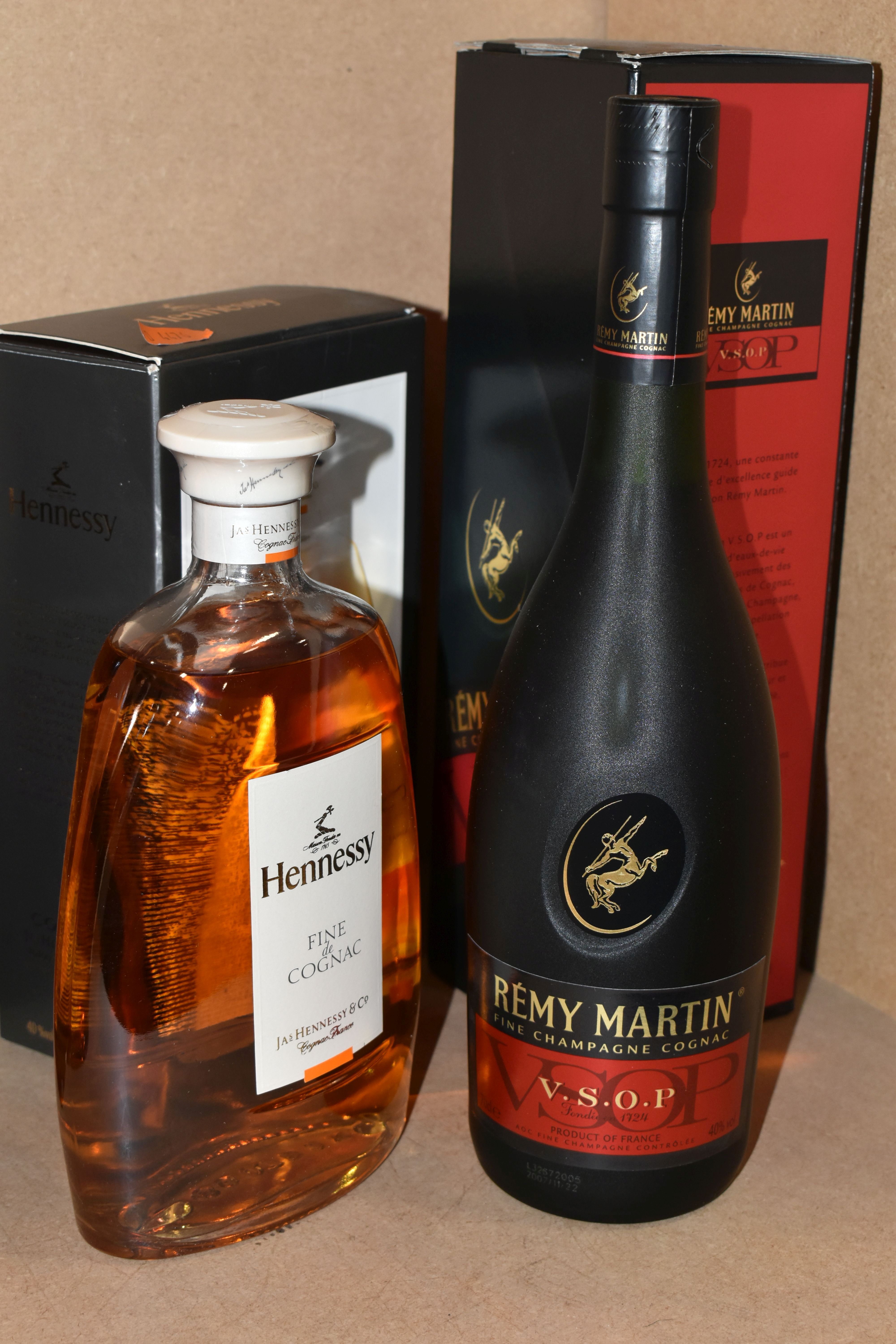FOUR BOTTLES OF COGNAC comprising two botttles of Hennessy Fine de Cognac 40% vol. 70cl and two - Image 3 of 4