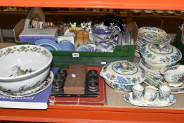 A BOX AND LOOSE CERAMICS, GLASS AND METAL WARES, to include thirty two pieces of Mason's