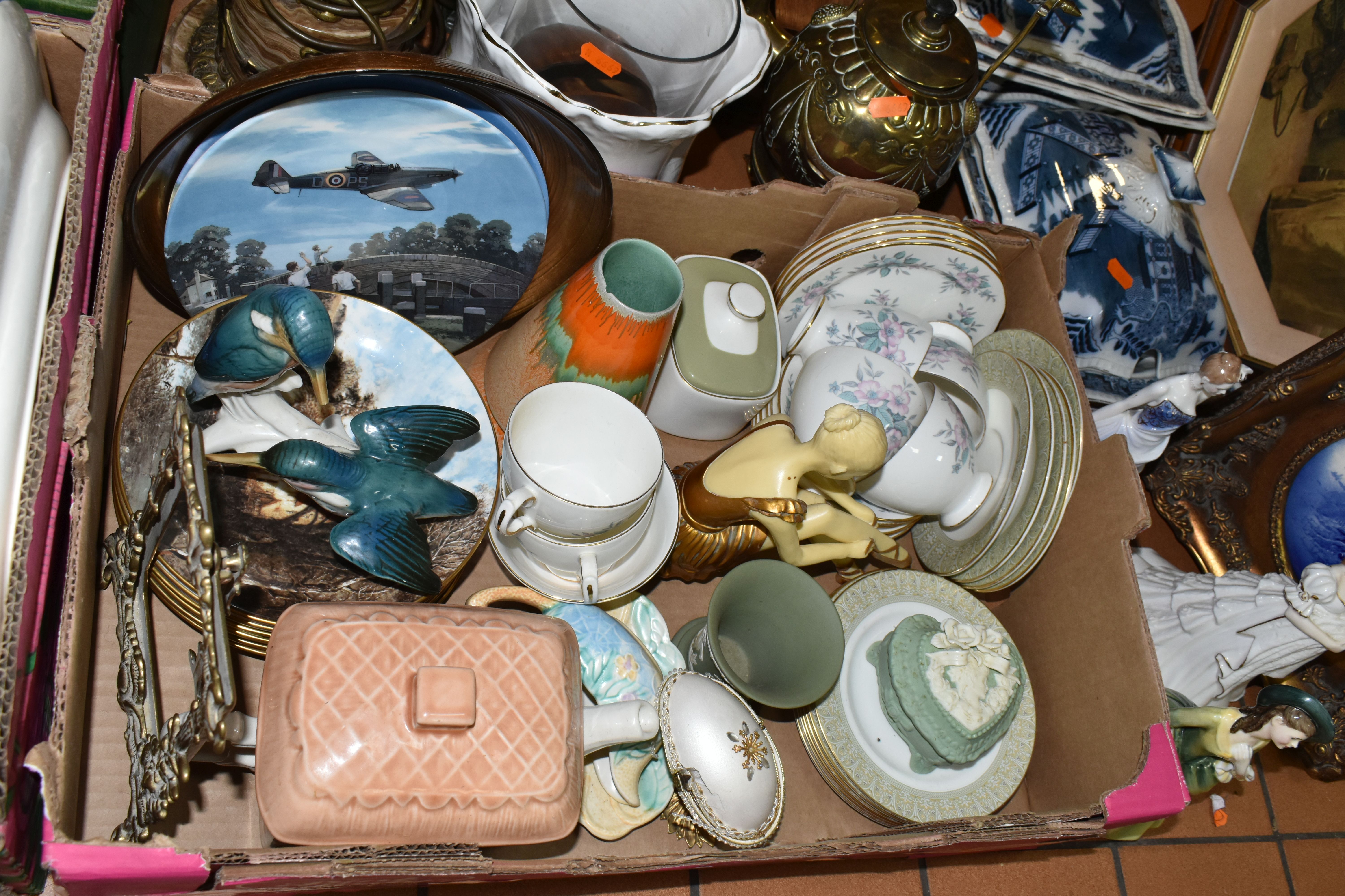 THREE BOXES OF CERAMICS AND SUNDRIES, to include a pair of marble and gilt metal table lamps, height - Image 5 of 15