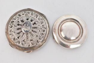 TWO COMPACTS, to include a silver 'Kigu' round polished compact, hallmarked 'Kigu Ltd' Birmingham