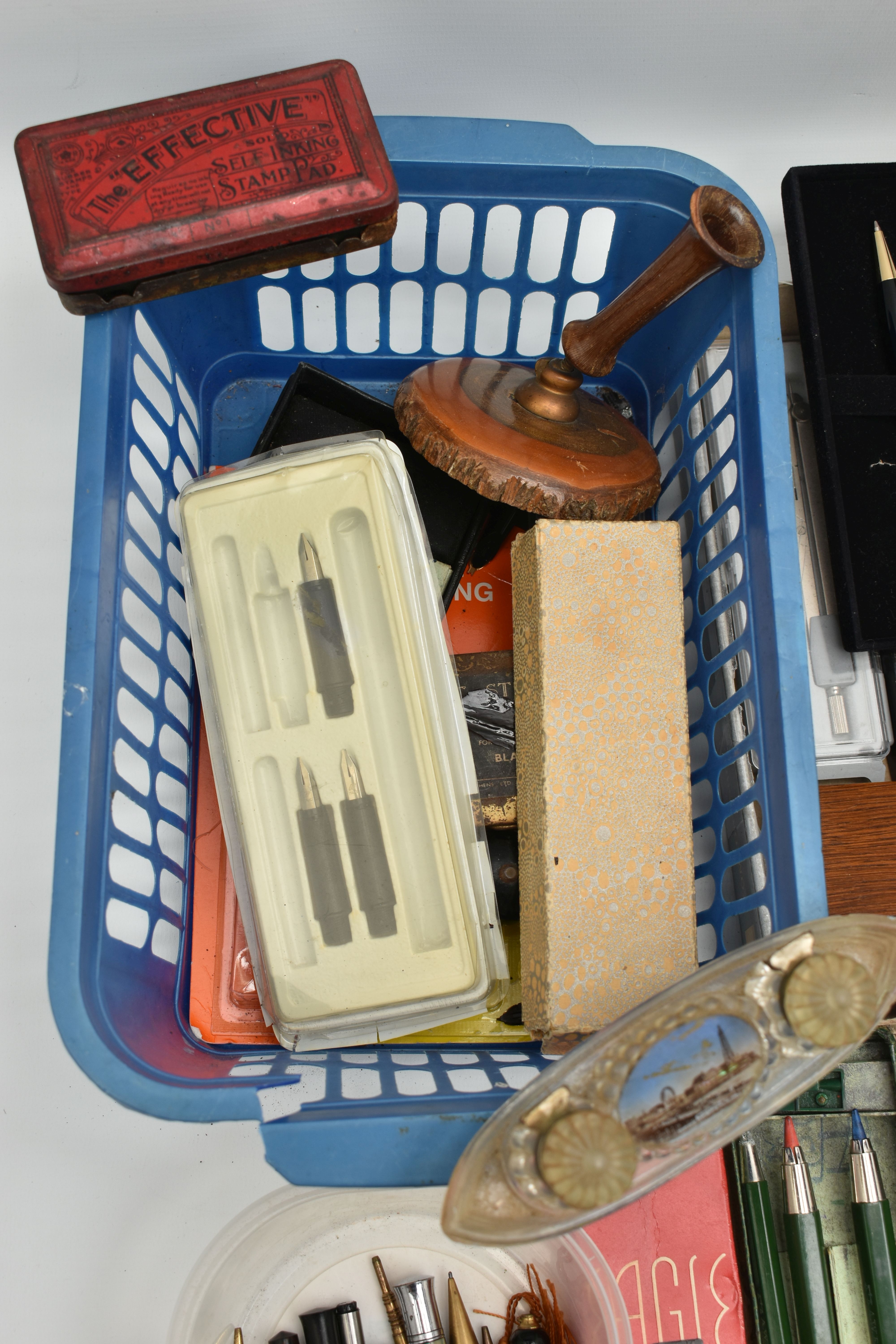 A BOX OF ASSORTED PENS AND PENCILS, two unopened boxed 'Parker' ball point pens, a pair of boxed ' - Image 5 of 6