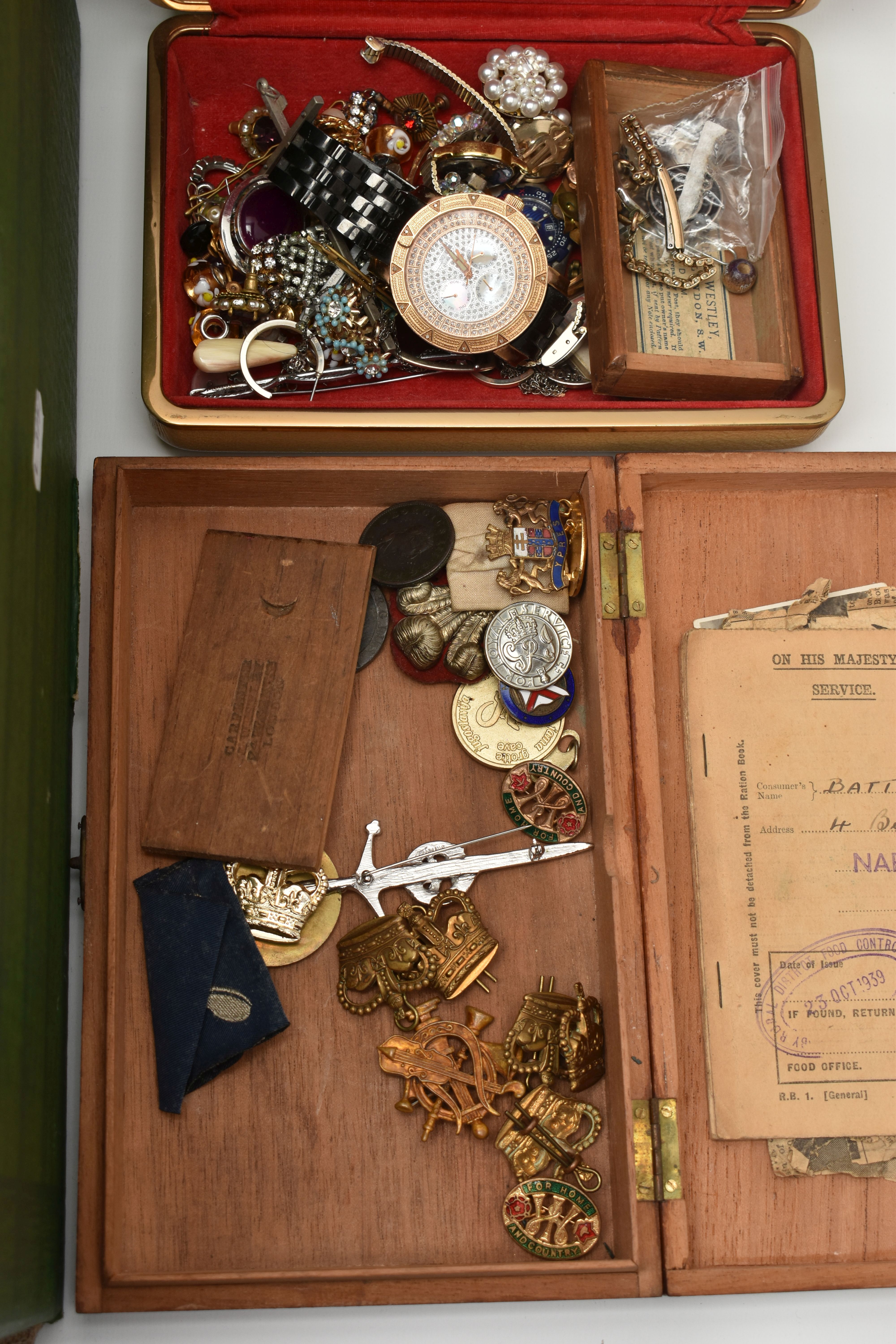 A BOX OF ASSORTED ITEMS, to include an early 20th century garnet brooch with a vacant glass panel to - Image 3 of 7