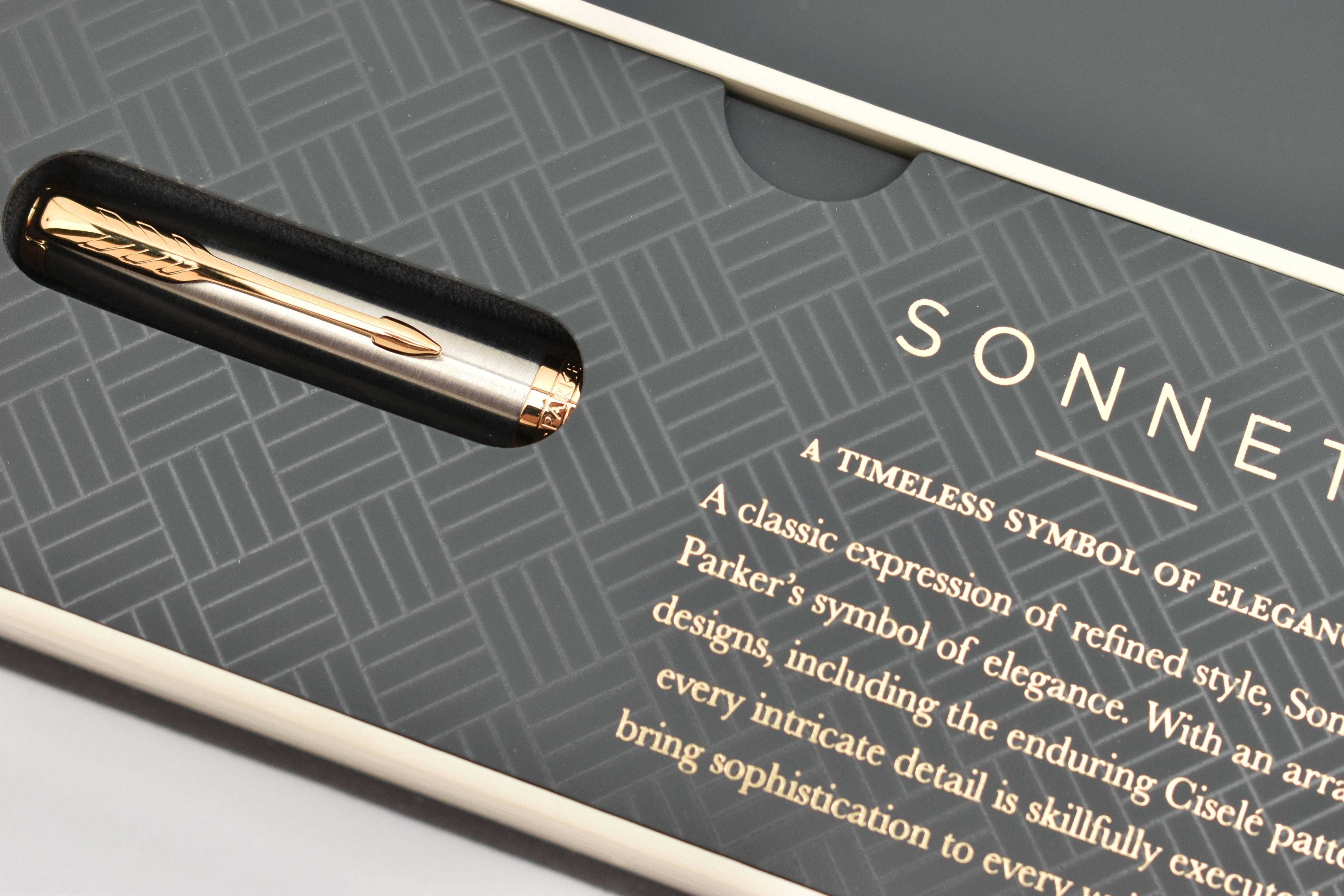 A 'PARKER' SONNET FOUNTAIN PEN, a boxed Cisele pattern fountain pen, (condition report: boxed and in - Image 4 of 4