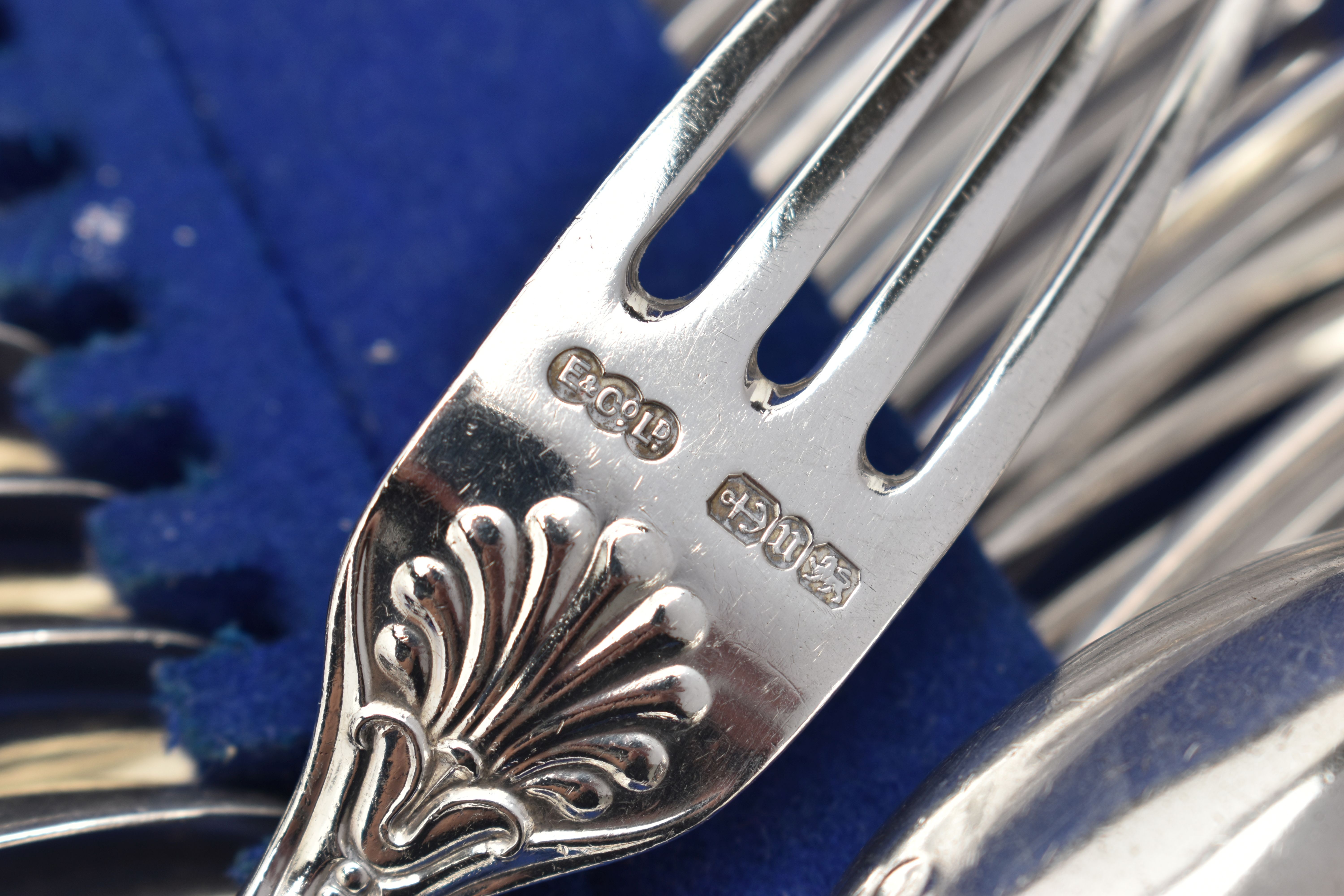 A LATE 19TH CENTURY OAK CASED THREE TIER CANTEEN OF LATE 19TH AND EARLY 20TH SILVER FLATWARE BY - Image 5 of 12