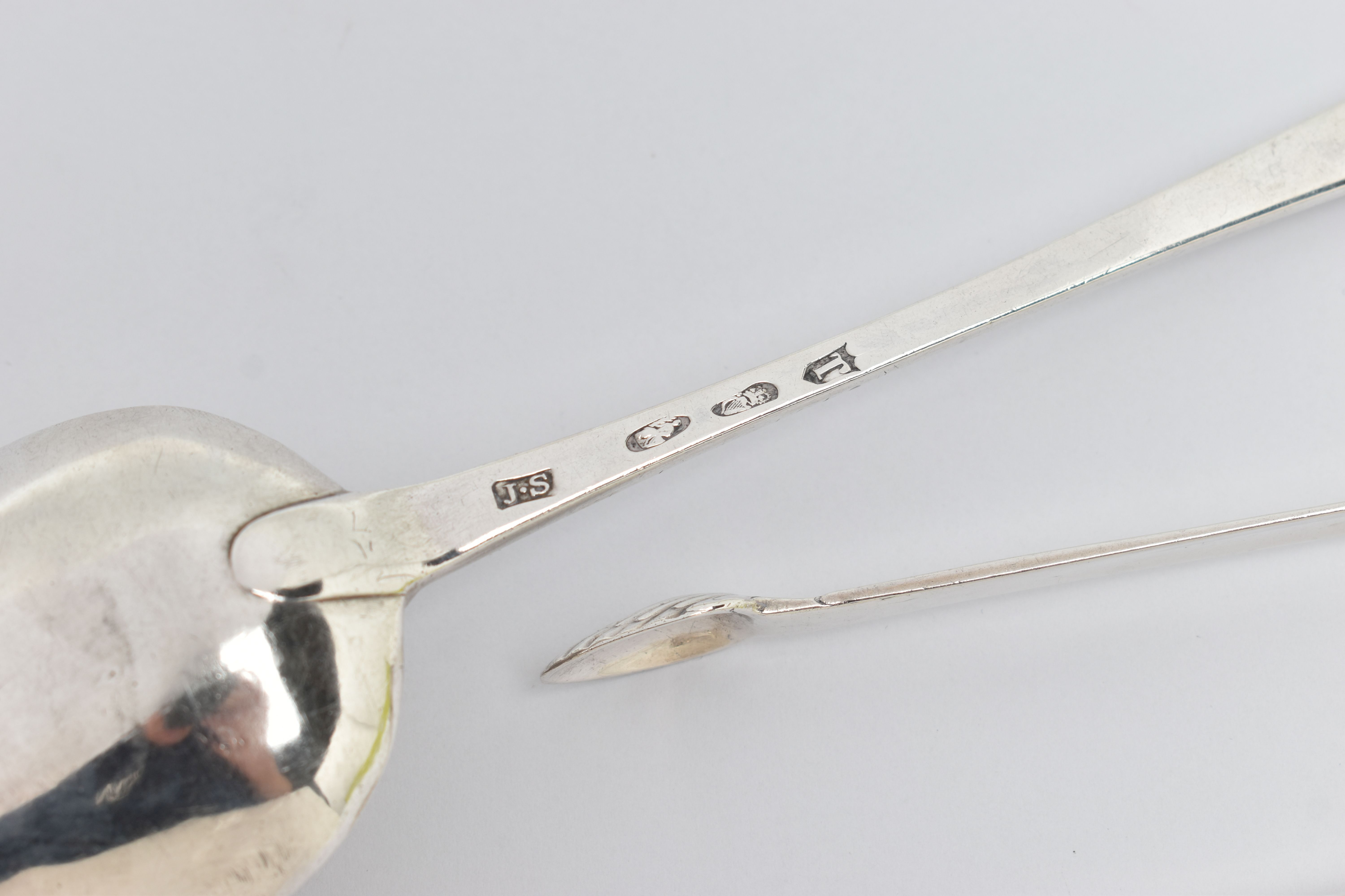 A LATE 18TH CENTURY IRISH SILVER GRAVY STRAINING SPOON AND A PAIR OF SUGAR TONGS WITH MATCHING - Image 6 of 6