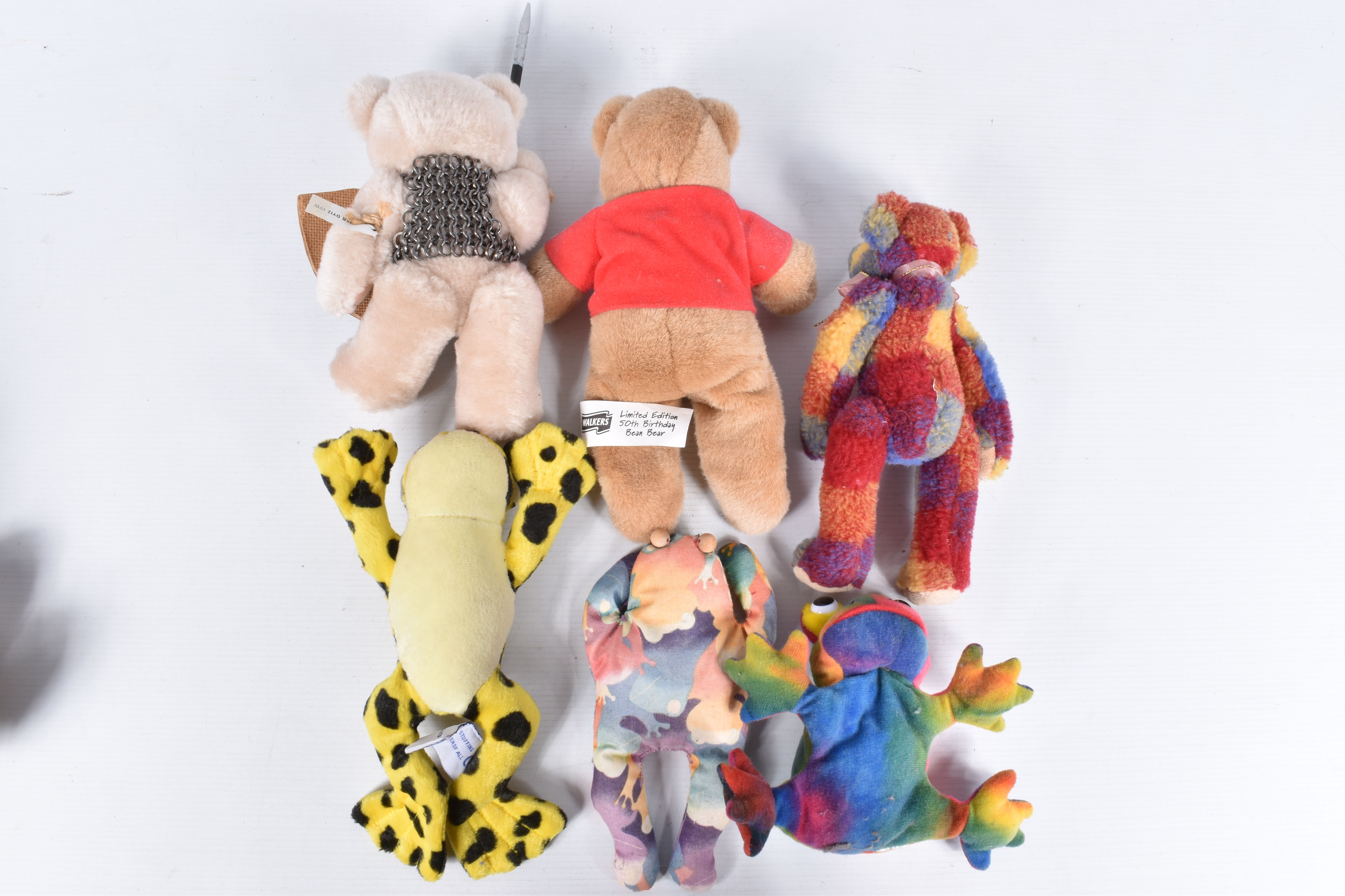 A QUANTITY OF MODERN TEDDY BEARS AND SOFT TOYS, to include the Cotswold Bear Co. and Bedford - Image 3 of 9