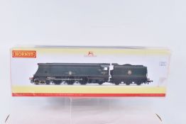 A BOXED OO GAUGE HORNBY RAILWAY MODEL EARLY BR MERCHANT NAVY CLASS (Original) 4-6-2, no, 35017 '