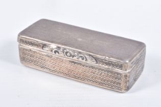 AN EARLY VICTORIAN NATHANIEL MILLS SILVER SNUFF BOX, the rectangular shape with engine turned banded