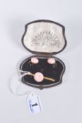 A BAR BROOCH AND MATCHING EARRINGS, the yellow metal brooch set with a pink glass cabochon, fitted