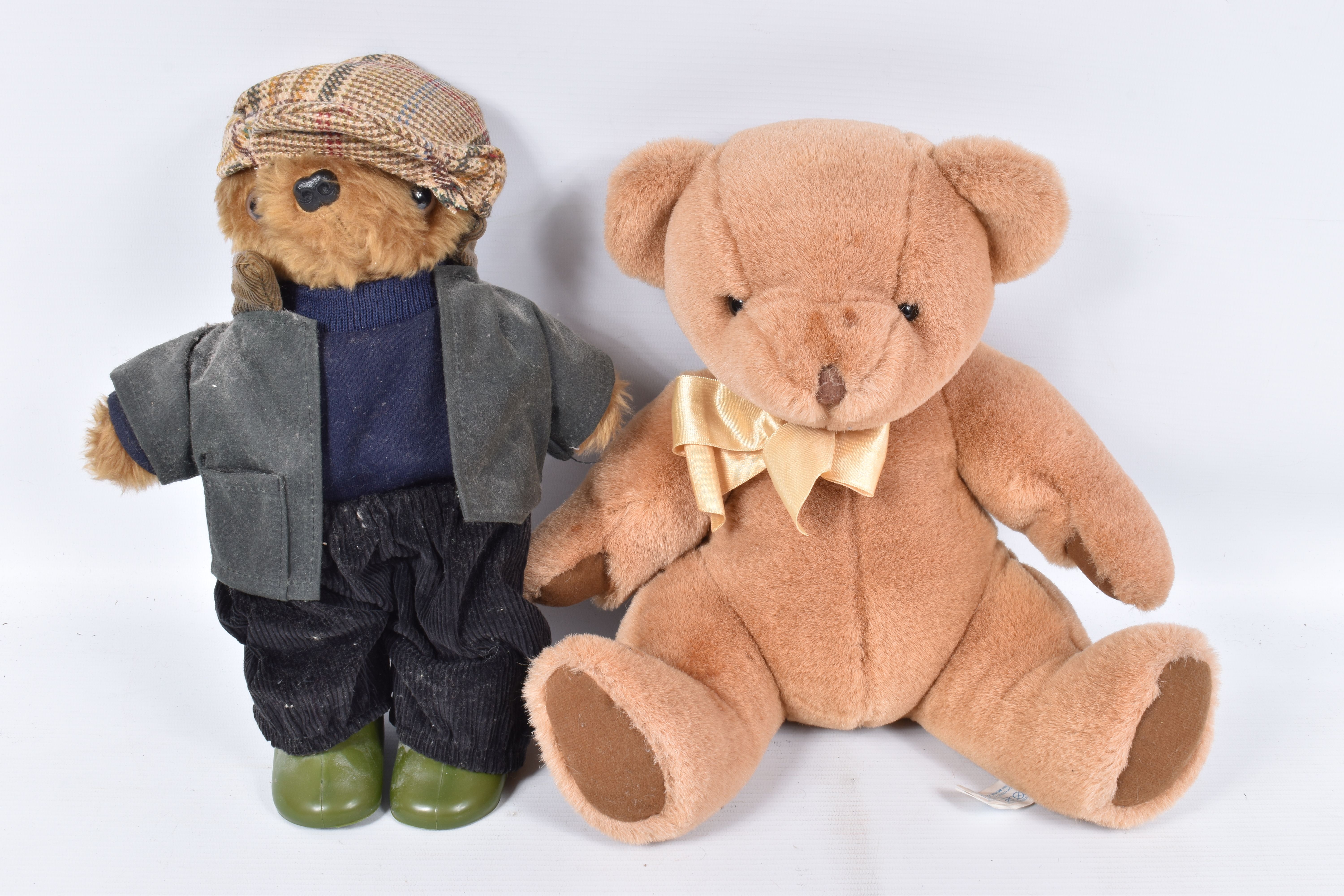 A QUANTITY OF MODERN TEDDY BEARS AND SOFT TOYS, to include the Cotswold Bear Co. and Bedford - Image 4 of 9