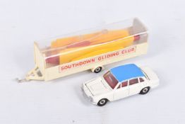 AN UNBOXED DINKY TOYS TOWAWAY GLIDER GIFT SET, No.118, comprising Triumph 2000 saloon, No.135 in