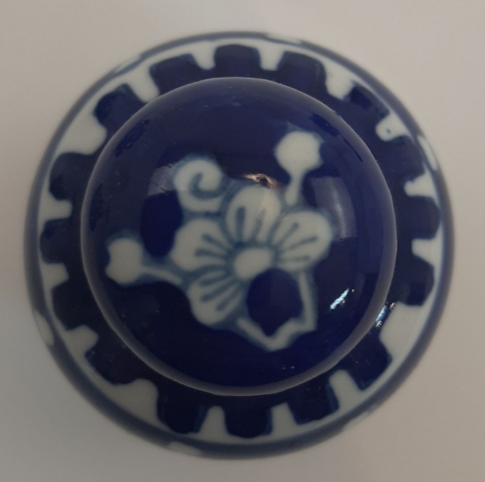 A collection of Chinese objects, 19th-20th century, comprising of two small blue and white jars - Image 5 of 9