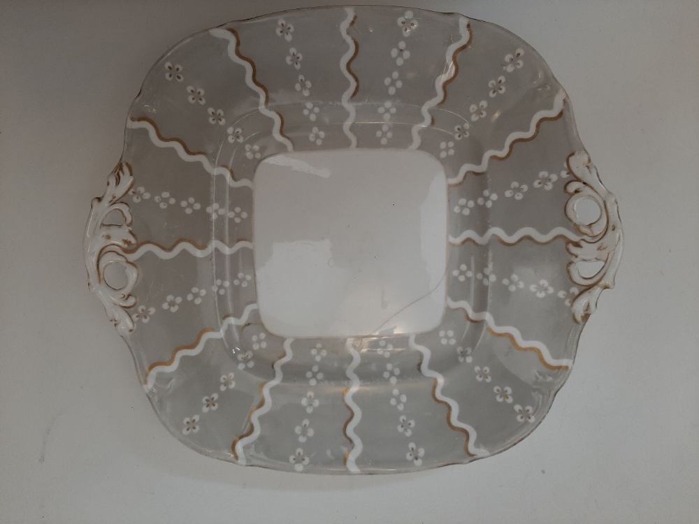 A quantity of British porcelain plates and saucers, 19th / 20th centuries, various factories - Image 6 of 19