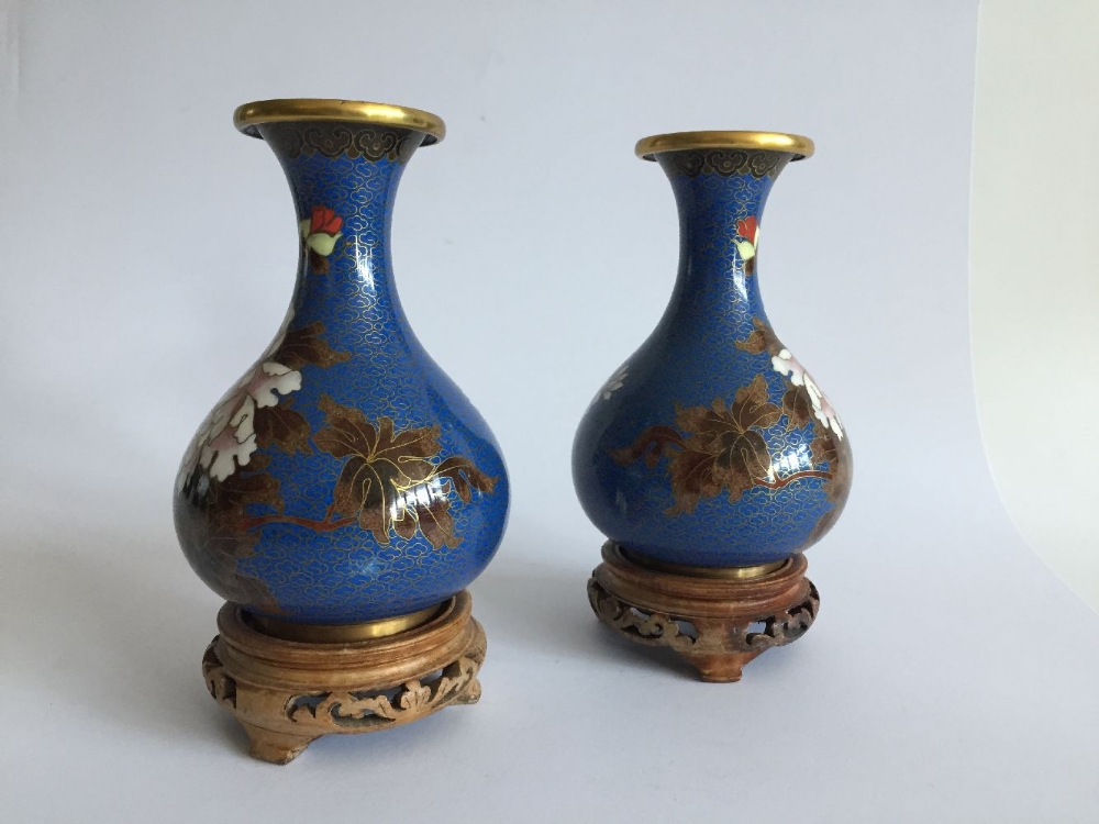 Two pairs of Chinese cloisonné vases, early 20th century, the baluster pair with floral decoration - Image 5 of 6