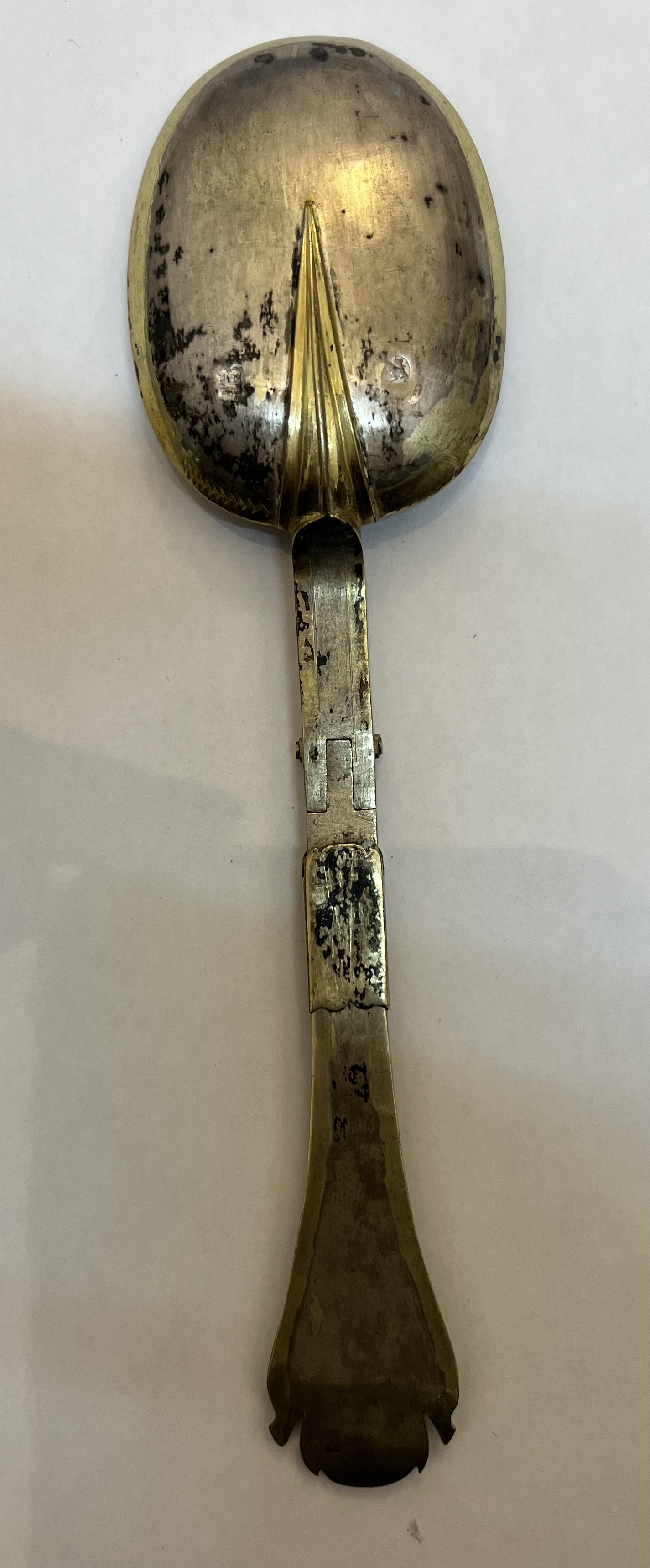 A German parcel-gilt travelling knife, fork and folding trefid spoon, possibly Nuremberg, 17th ce... - Image 4 of 6