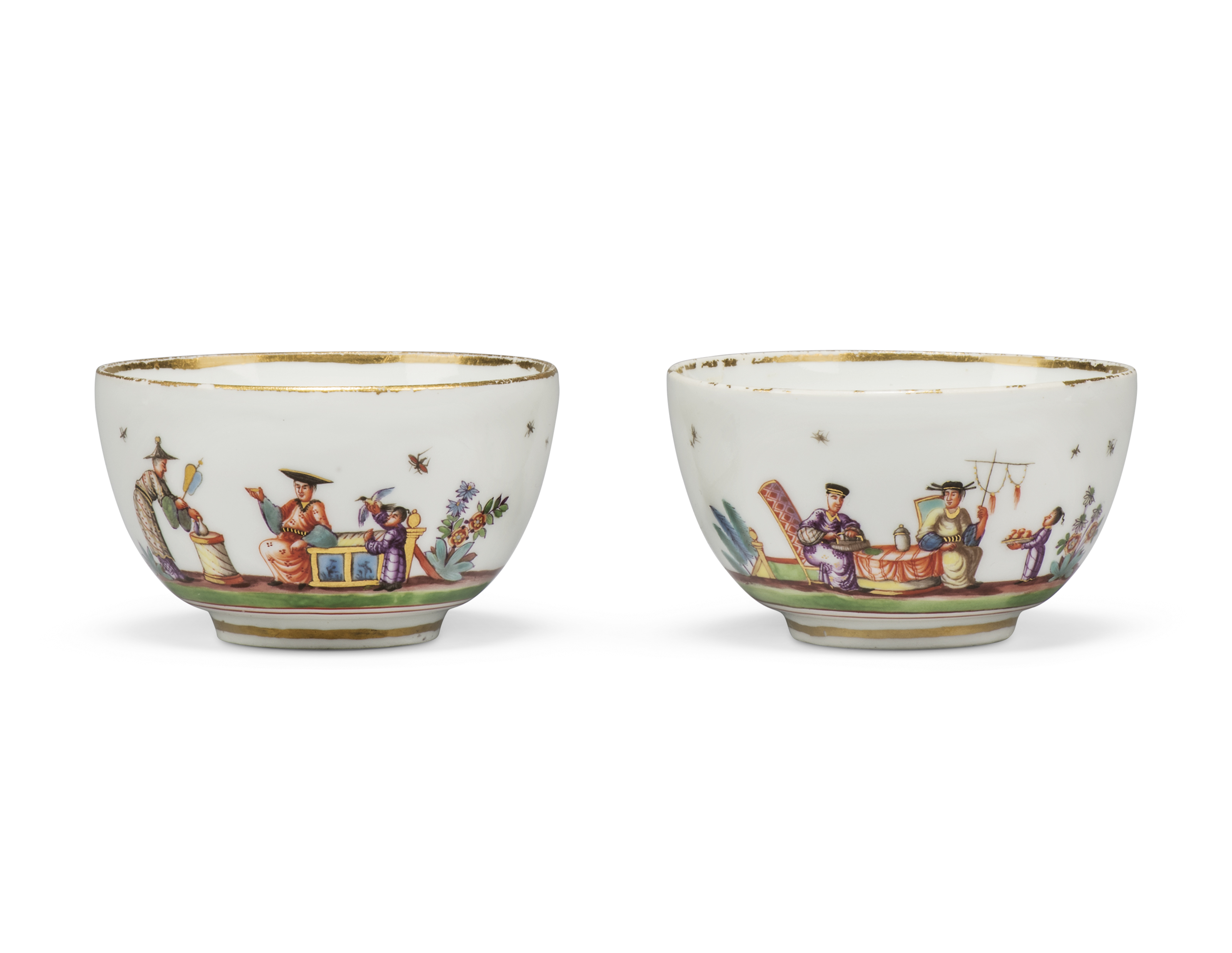 A pair of Meissen porcelain tea bowls and saucers, circa 1735, blue crossed swords marks, Drehers... - Image 2 of 6