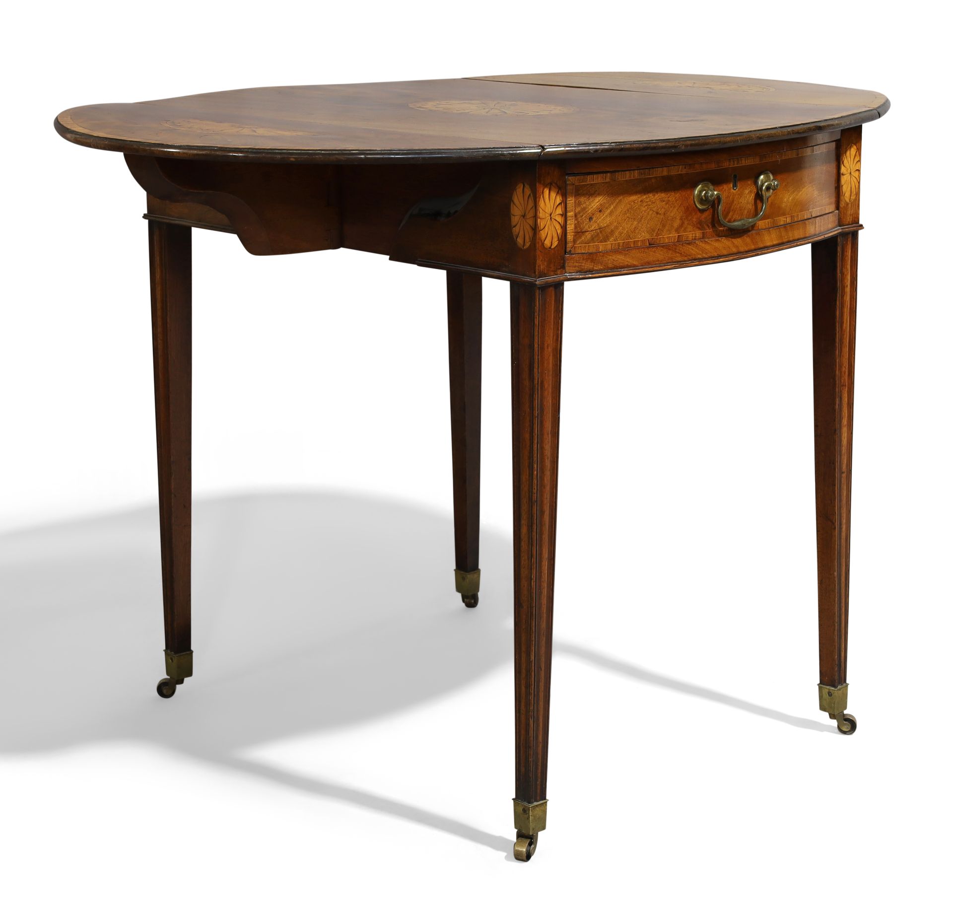 A George III mahogany and marquetry Pembroke table - Bild 2 aus 3