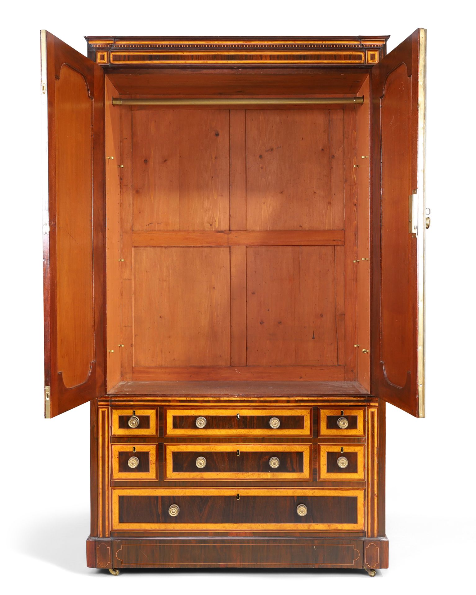 A Regency rosewood wardrobe, first quarter 19th century, crossbanded in birdseye maple, the mould... - Bild 2 aus 4