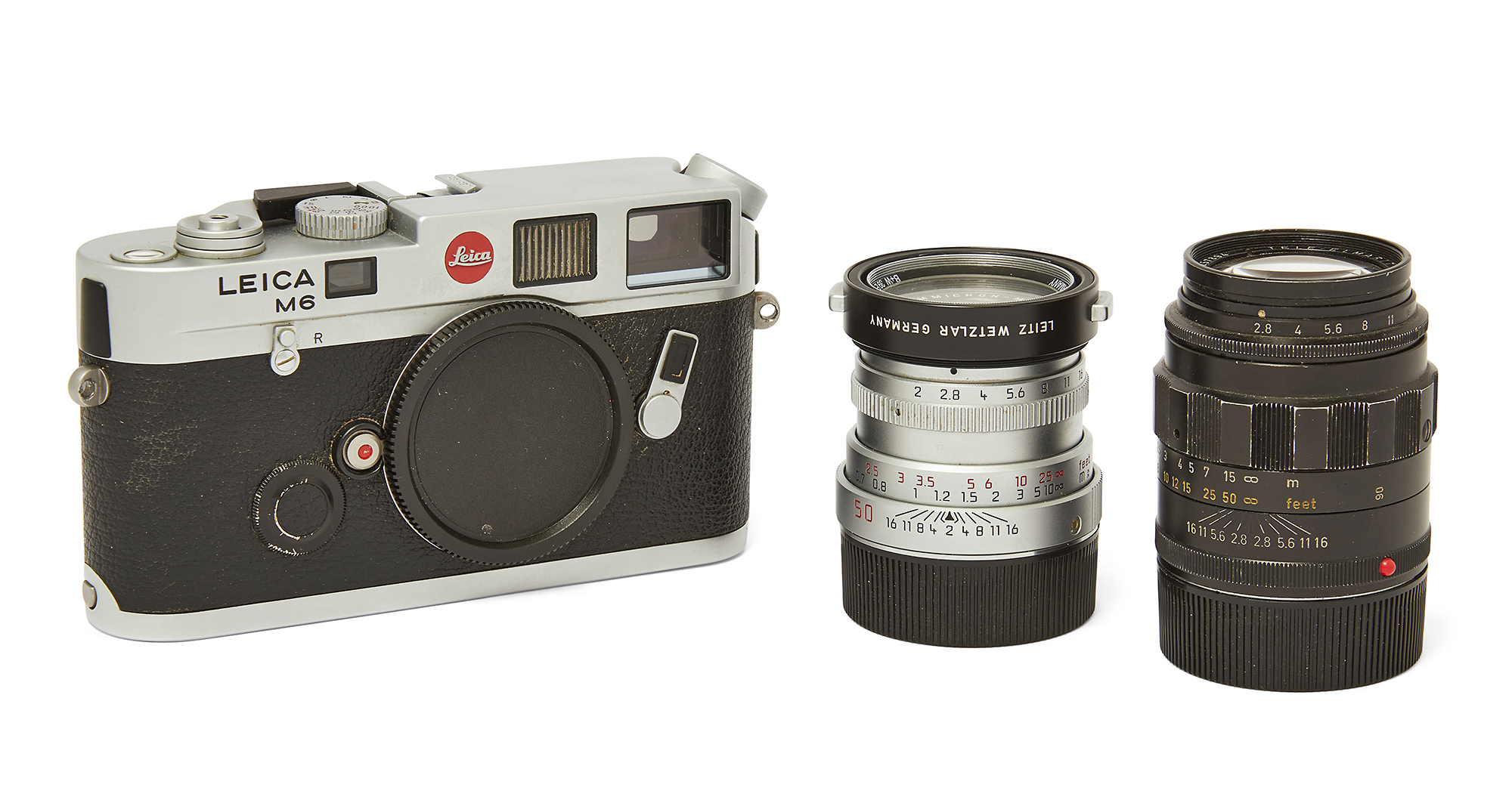 A Leica M6 35mm rangefinder camera, 1992, chrome, serial no. 1931932, held in original packaging,... - Image 2 of 5