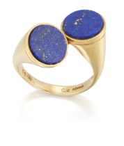 Crinnan Jewellery. An 18ct gold lapis lazuli ring, of crossover form, with two circular lapis la...