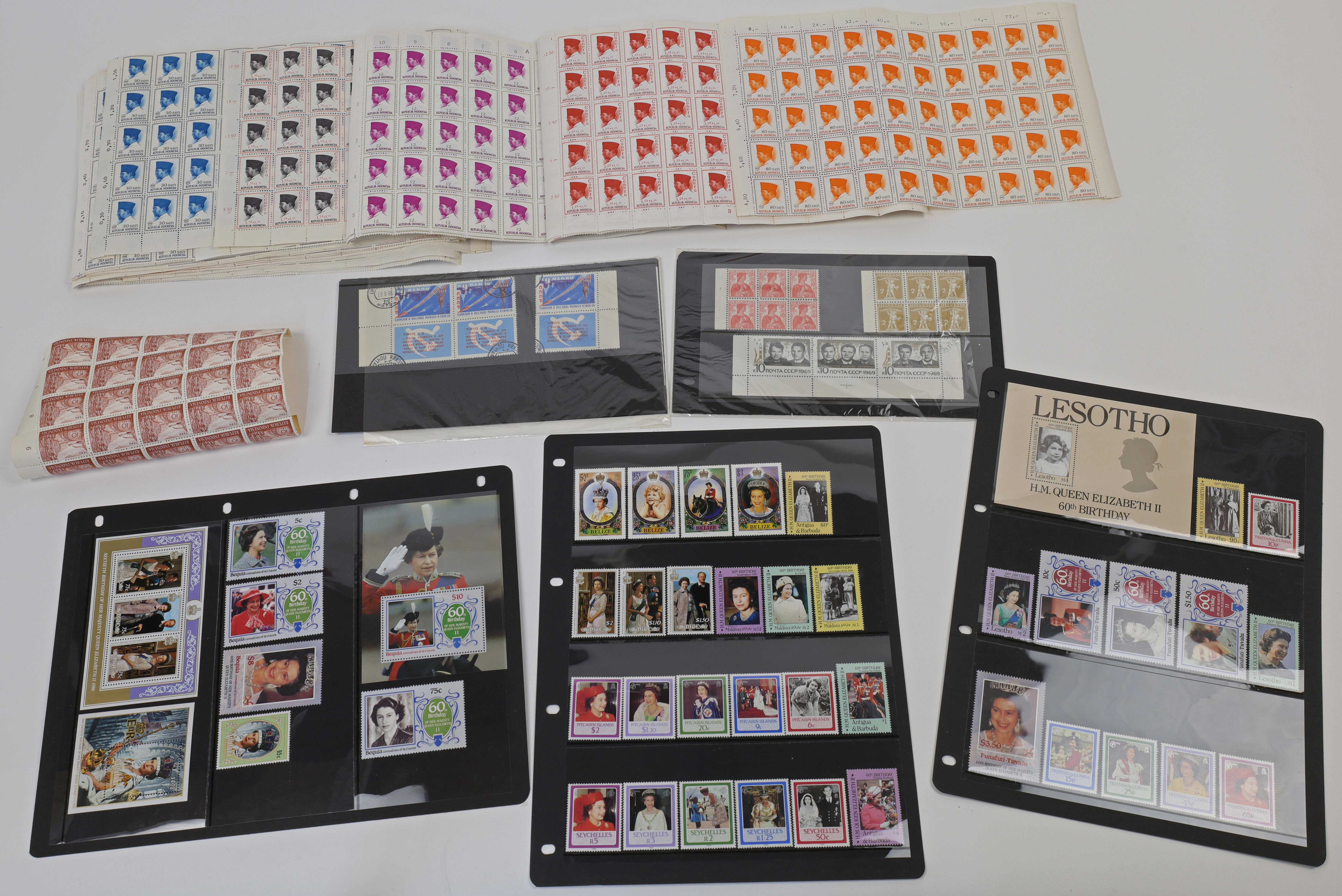 A large collection of 20th century stamps, to include examples from USSR, Guyana, the Republic of... - Image 4 of 4