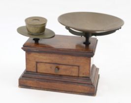 A Victorian mahogany set of scales, together with a graduated set of brass stacking weights (lot)