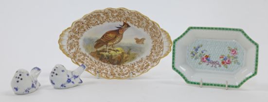 A group of porcelain, to include: a Paris porcelain octagonal pin tray with green leaf border and...