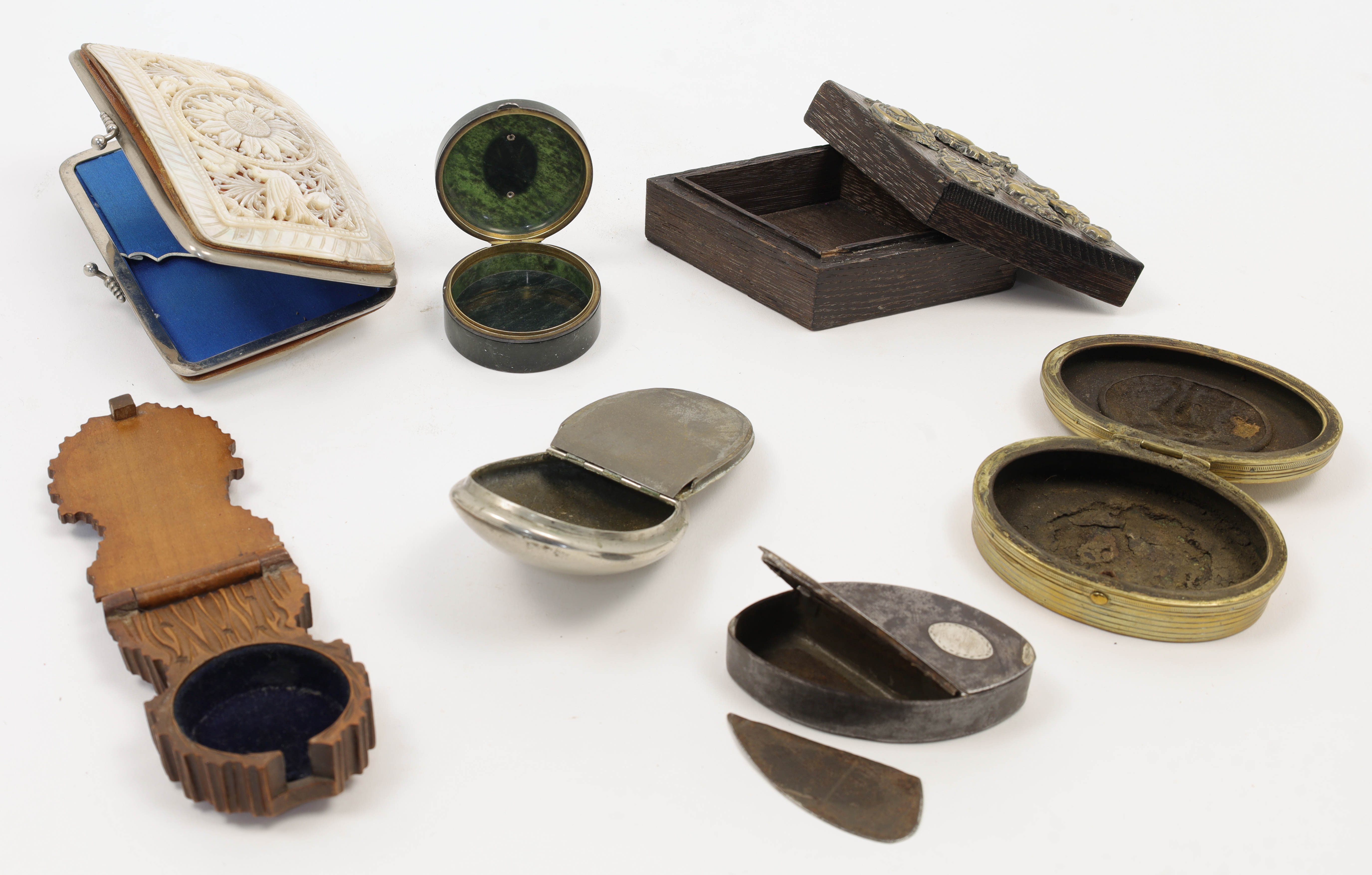 A group of trinkets and boxes, to include: a white metal-mounted leather wallet with applied Near... - Image 2 of 2