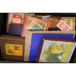 A quantity of vintage jigsaw puzzles and games.