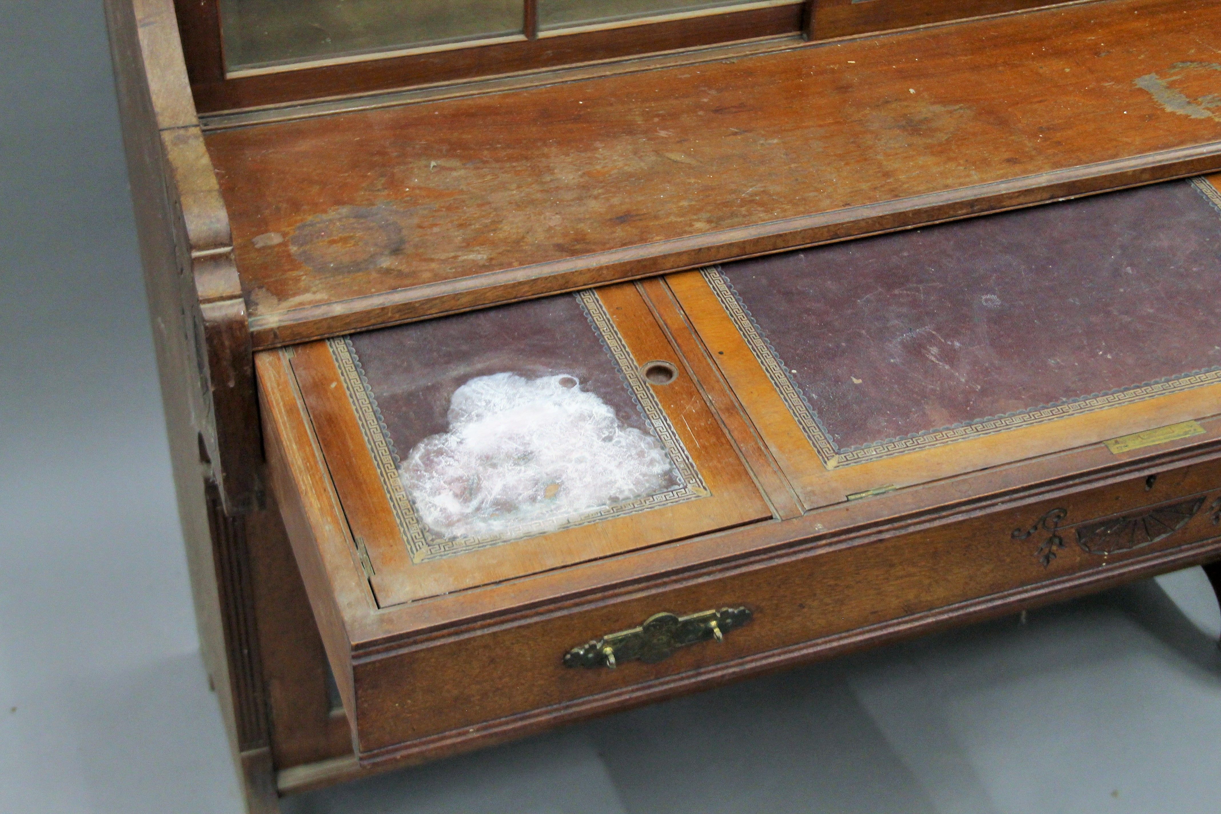 A Victorian walnut secretaire cabinet. 108 cm wide. - Image 5 of 7