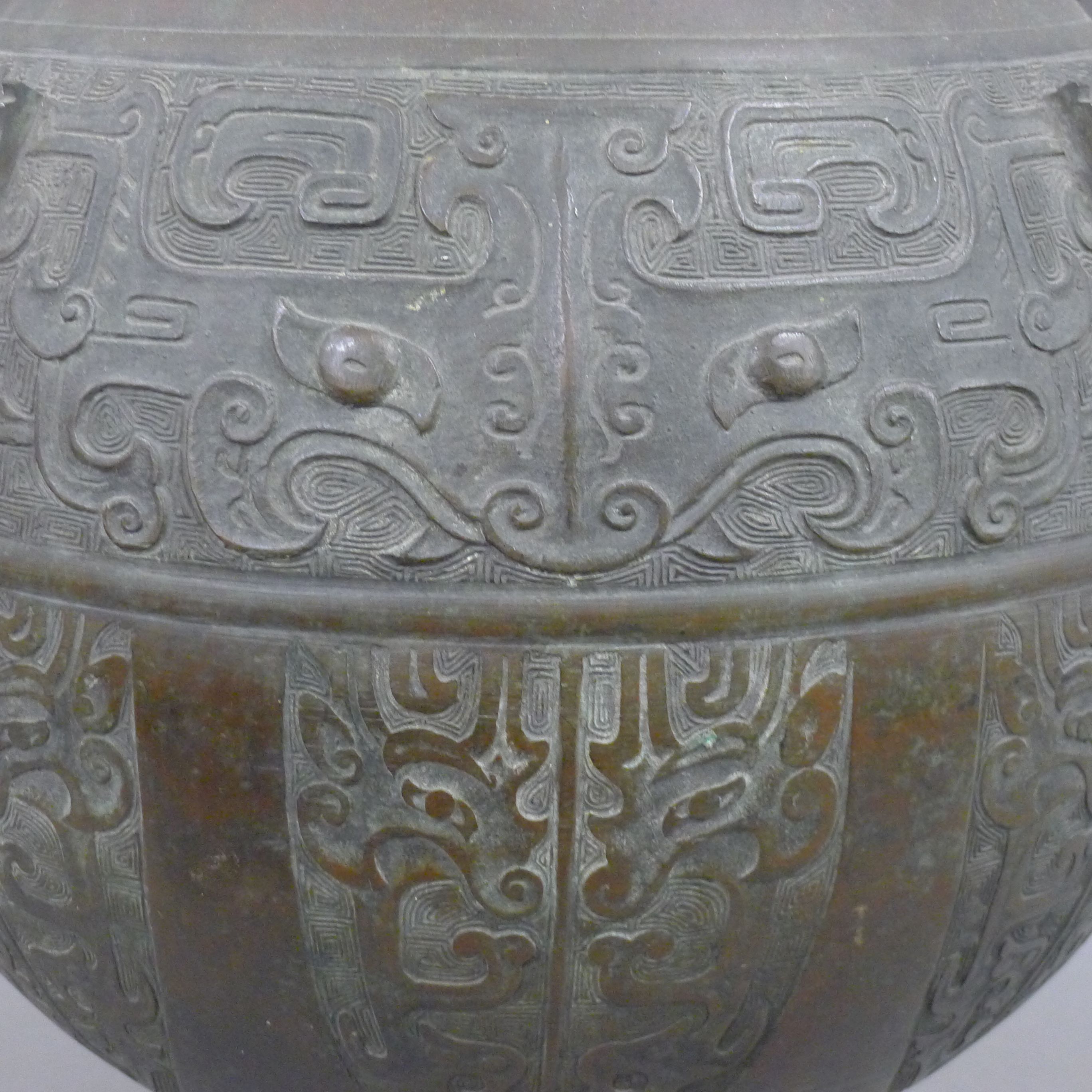 A large Chinese bronze vase. 60 cm high. - Image 4 of 4
