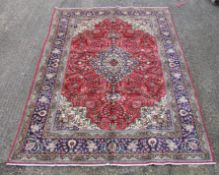 A Tabriz carpet. 295 x 200 cm.