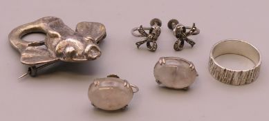 A small quantity of silver jewellery.