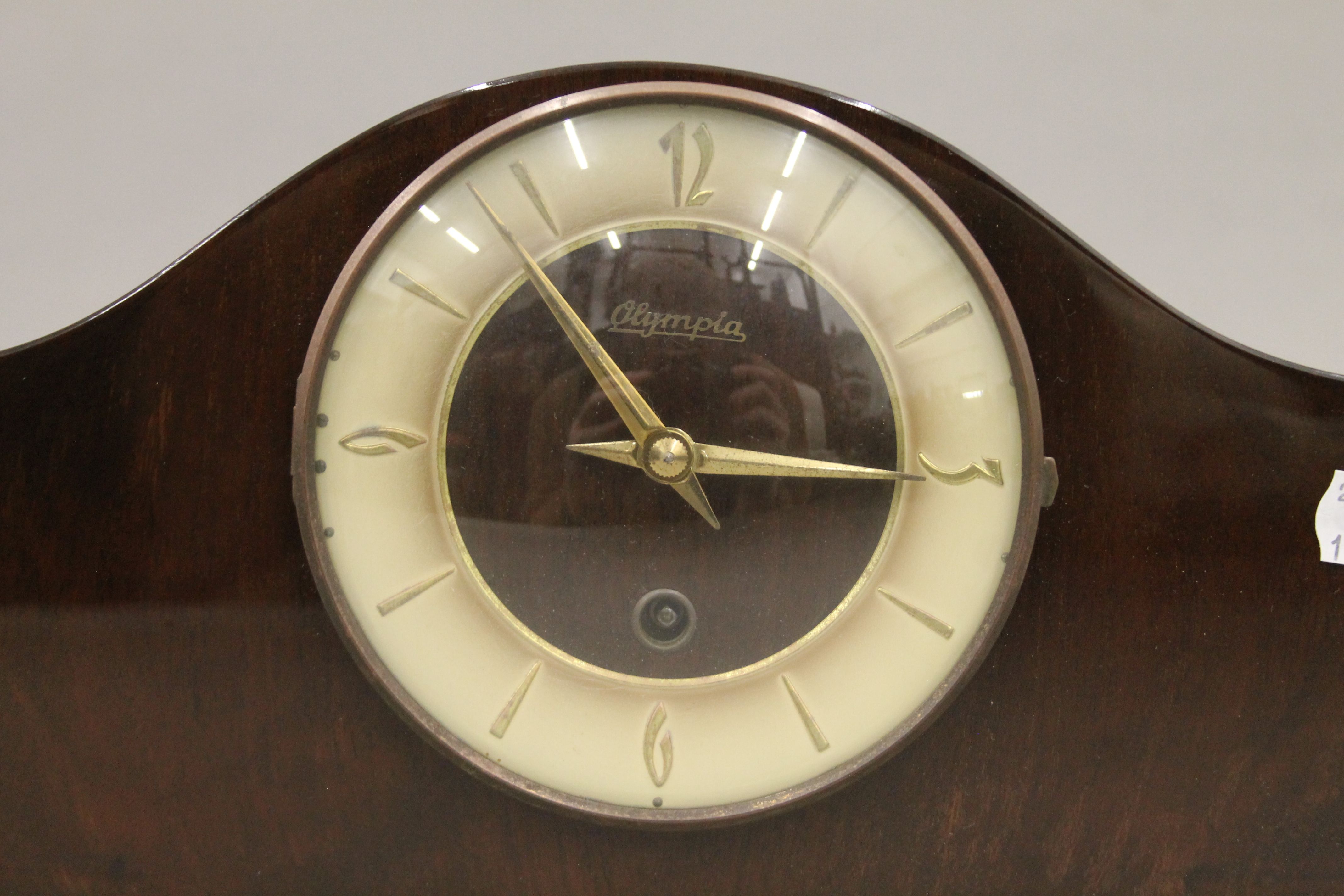 A mantle clock and an Art Deco glass picture frame. The former 31 cm wide. - Image 4 of 5