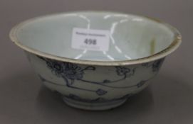 A Chinese blue and white porcelain Ming dynasty bowl. 15 cm diameter.