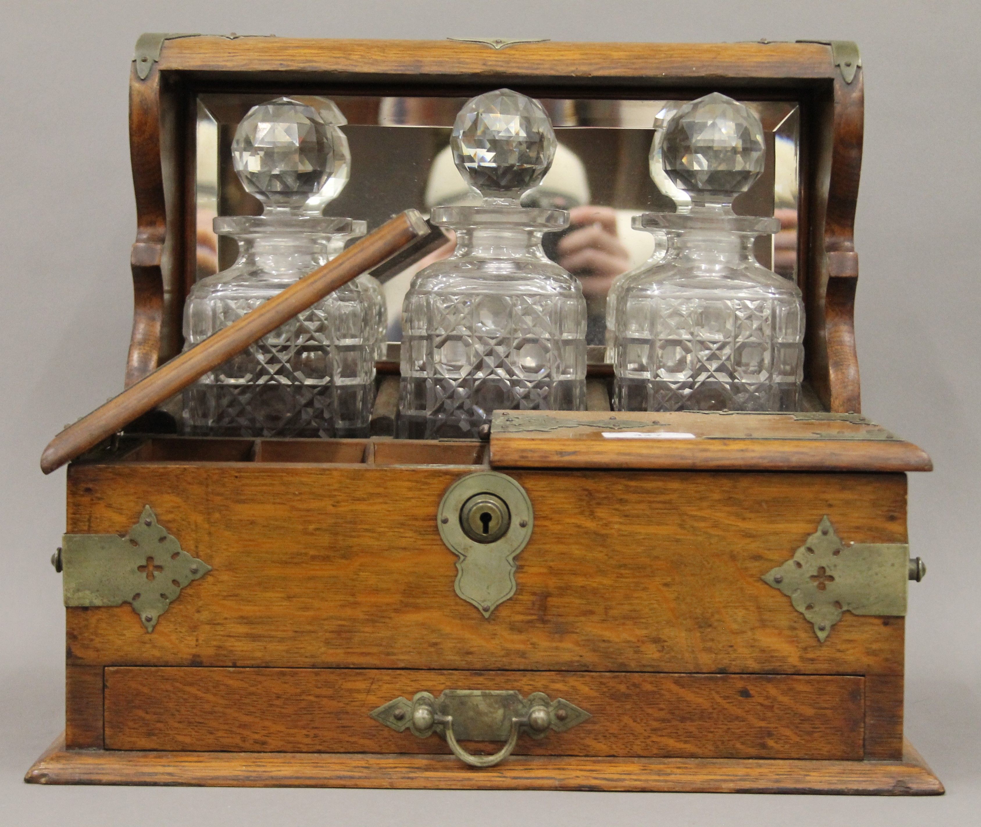 A Victorian silver plate mounted oak games box tantalus. 37 cm wide. - Image 3 of 5