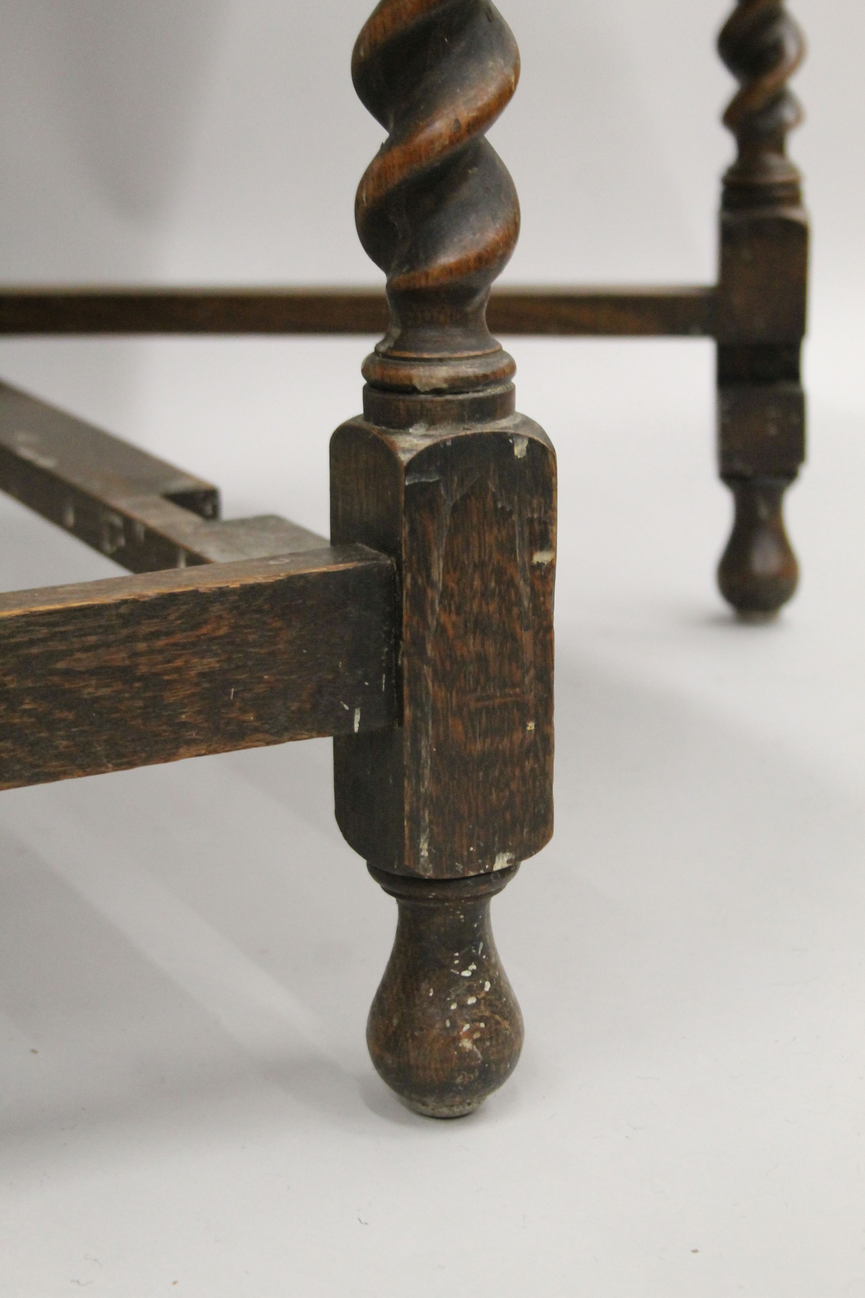 An early 20th century oak drop leaf table with pie crust edge. 54 cm wide with flaps down. - Image 6 of 7