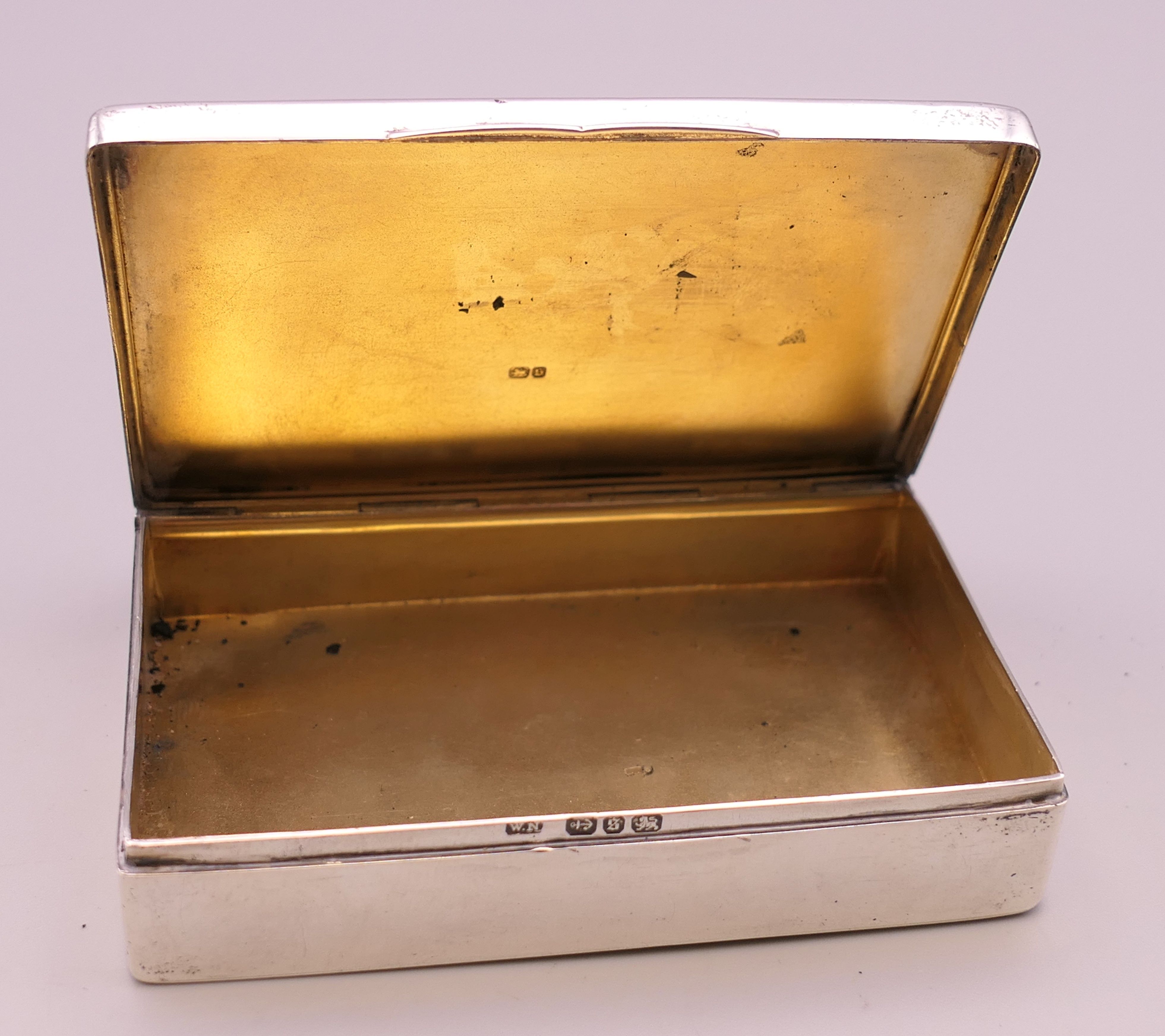 A silver and enamel box. 8.5 x 5.5 cm. - Image 5 of 8