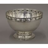 A silver footed bowl. 20.5 cm diameter. 21.2 troy ounces.