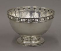 A silver footed bowl. 20.5 cm diameter. 21.2 troy ounces.