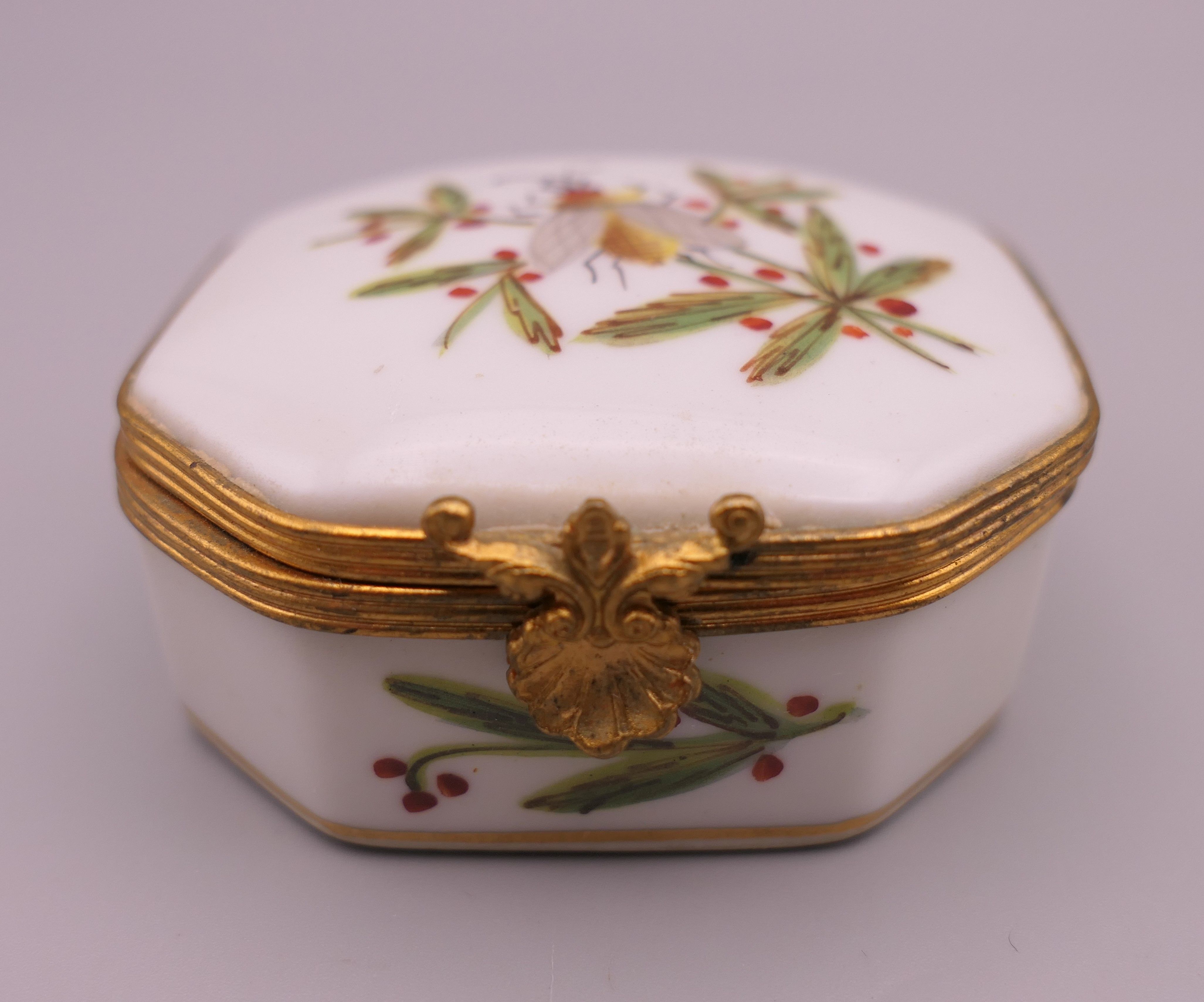 Two Limoges porcelain boxes and a heart shaped Murano glass trinket box. Bee motif box 5. - Image 2 of 13