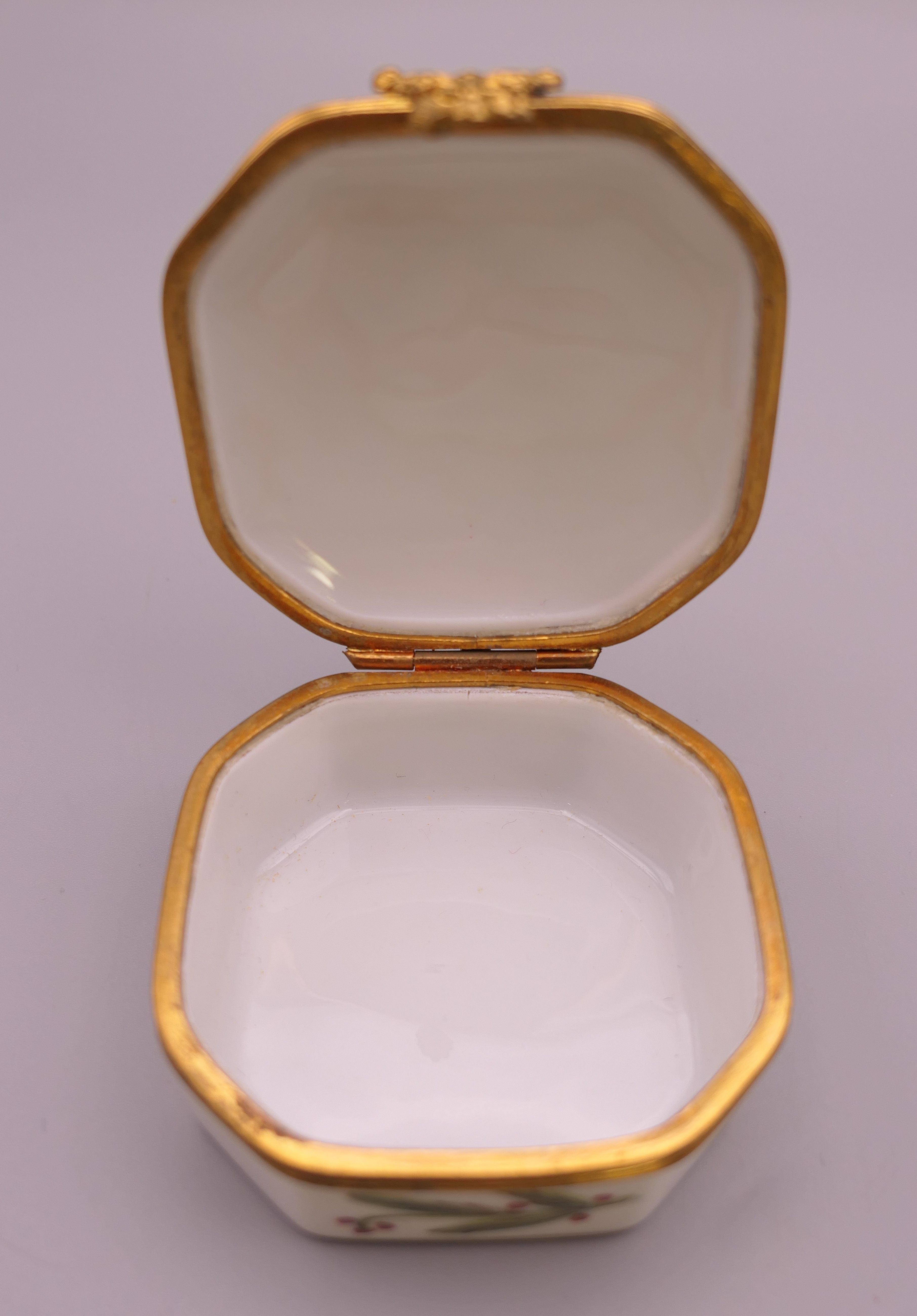 Two Limoges porcelain boxes and a heart shaped Murano glass trinket box. Bee motif box 5. - Image 5 of 13